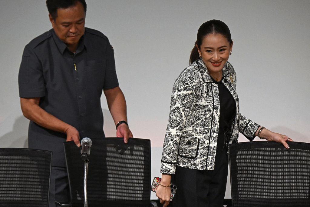Anutin Charnvirakul reste en poste malgré les défis politiques en Thaïlande