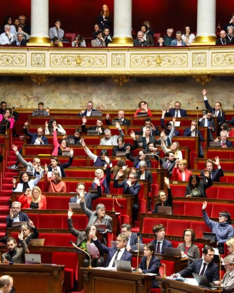Assemblée nationale : trois députés sanctionnés pour comportements inappropriés durant une séance