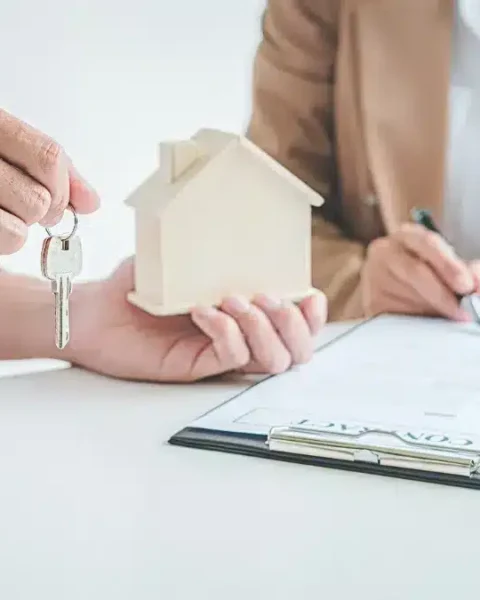 Assurances habitation : la hausse des tarifs inattendue et comment y faire face efficacement