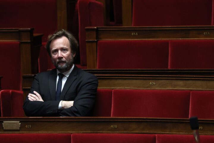 Boris Vallaud estime que la primaire à gauche pour 2027 est insuffisante et prône une coalition élargie