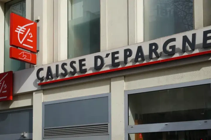 Caisse d’Épargne : une nouvelle obligation surprend des milliers de clients et suscite des inquiétudes.