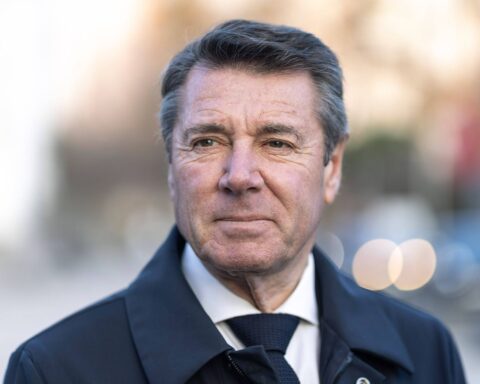 Christian Estrosi dément des rumeurs de maladie, pour des municipales à Nice en 2026