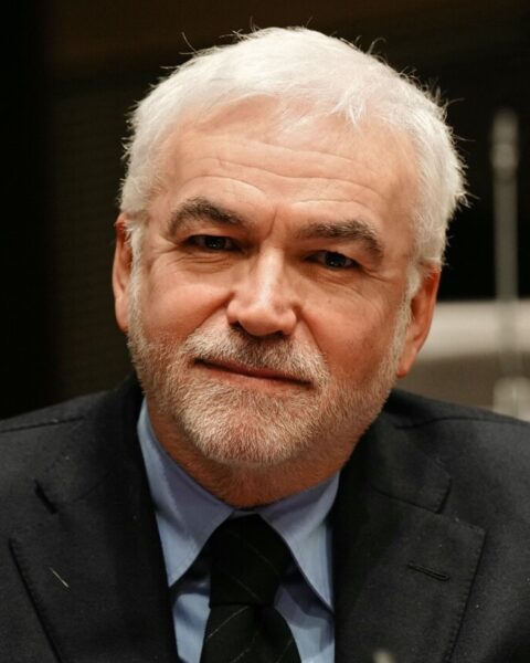 CNews sanctionnée par l'Arcom : un total de 330 000 euros d'amendes en deux ans