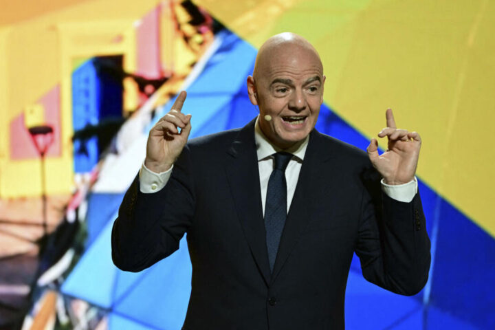 Coupe du monde 2026 : fonctionnement du nouveau format avec 48 équipes et les affiches des huitièmes de finale de la Ligue des champions.