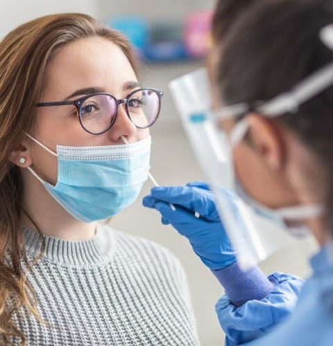 Covid-19 : une étude révèle un test sanguin prédictif pour l'évolution de la maladie