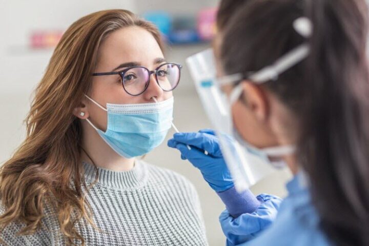 Covid-19 : une étude révèle un test sanguin prédictif pour l'évolution de la maladie