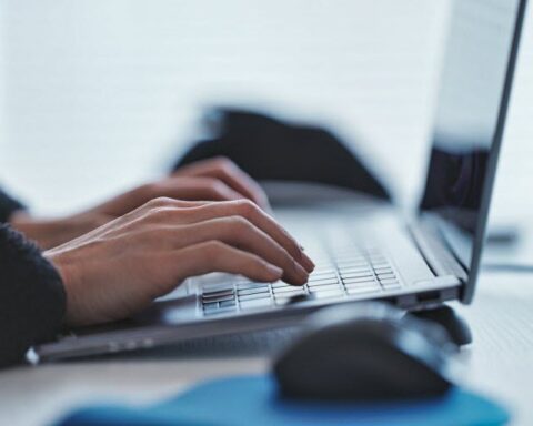 Des objets du quotidien sont une source de bactéries, y compris les éponges de cuisine