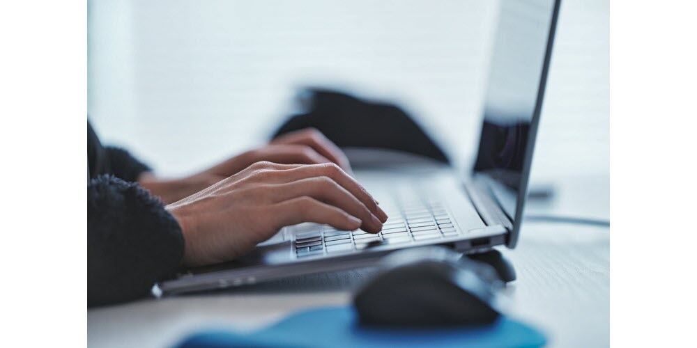 Des objets du quotidien sont une source de bactéries, y compris les éponges de cuisine