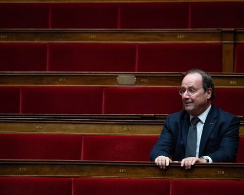 Hollande déclare que le PS ne peut plus s'allier à LFI, même aux municipales