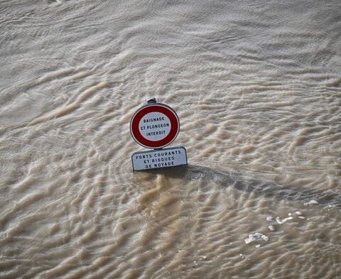 Inondations en Gironde : la gestion des digues et l'entretien fluvial au cœur des débats