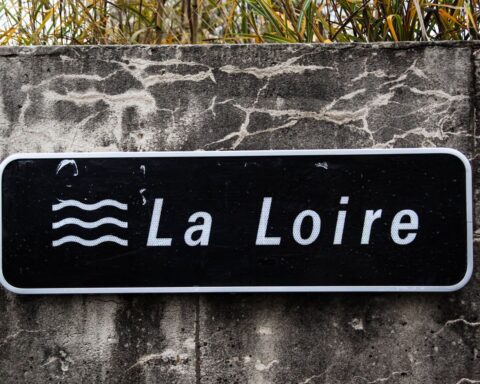 Inondations en Maine-et-Loire : évacuation ordonnée pour plusieurs communes près d'Angers