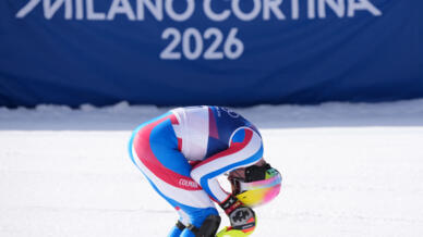 JO 2026 : les Bleus connaissent une journée difficile, tandis que Cizeron et Fournier Beaudry dominent les compétitions, et Seattle brille au Super Bowl, le PSG impose sa loi.