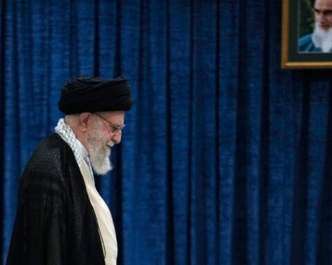 Khamenei, le leader suprême iranien, tué lors d'attaques américaines et israéliennes