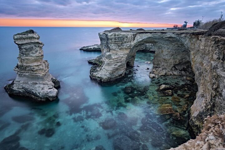 La célèbre arche de Sant’Andrea s'effondre en Italie le jour de la Saint-Valentin