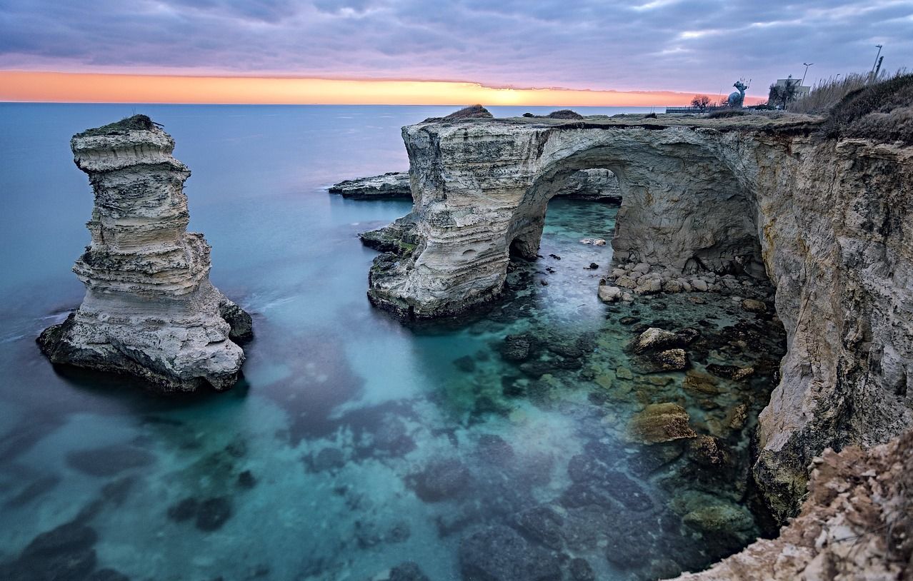 La célèbre arche de Sant’Andrea s'effondre en Italie le jour de la Saint-Valentin