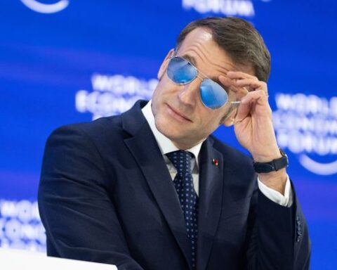 La cheffe des députés écologistes appelle Macron à quitter X pour clarifier sa position