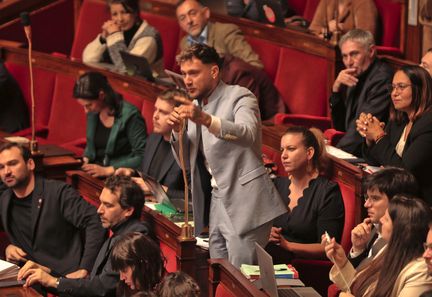 La France insoumise face à la pression pour gérer le cas de Raphaël Arnault suite à l'enquête sur la mort de Quentin Deranque