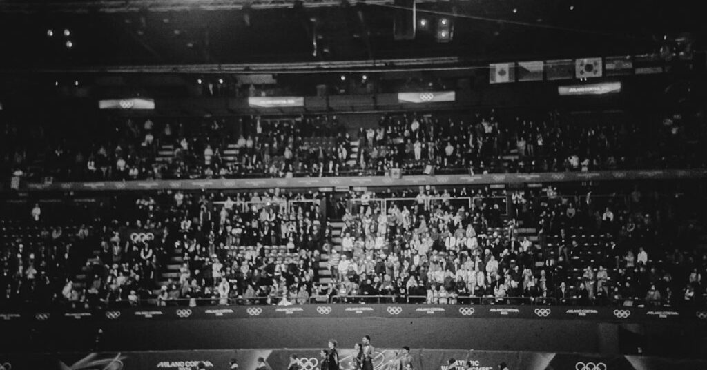 La France remporte l'or en danse sur glace à Milan, malgré les controverses