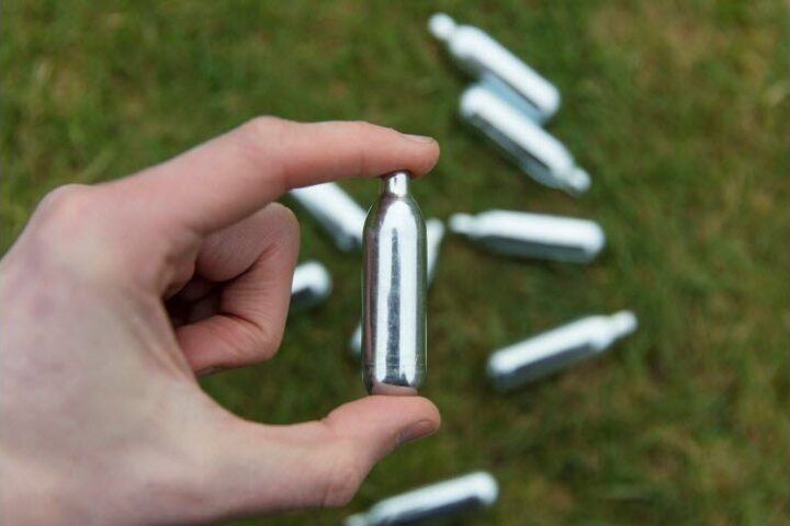 L'augmentation inquiétante de l'usage du protoxyde d'azote chez les jeunes en France