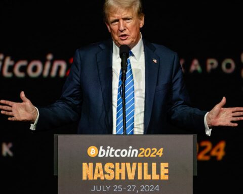 Le bitcoin chute sous les 75.000 dollars, perdant 40% de sa valeur depuis octobre