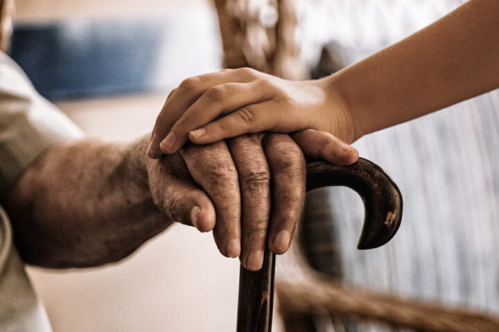 Le deuil blanc : comprendre la souffrance des proches d'une personne atteinte de démence