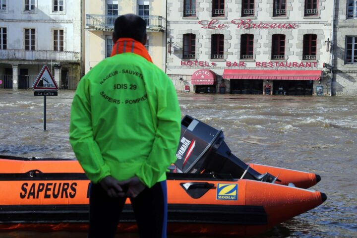Le Finistère placé en vigilance orange pour crues, alerte de Météo-France sur des débordements localisés
