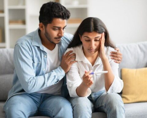 Le président Macron annonce un plan face à la baisse historique des naissances en France