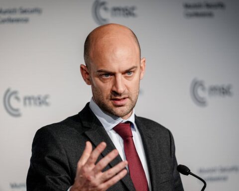 L'enquête sur les liens entre un diplomate français et Jeffrey Epstein se poursuivra jusqu'au bout, assure Jean-Noël Barrot