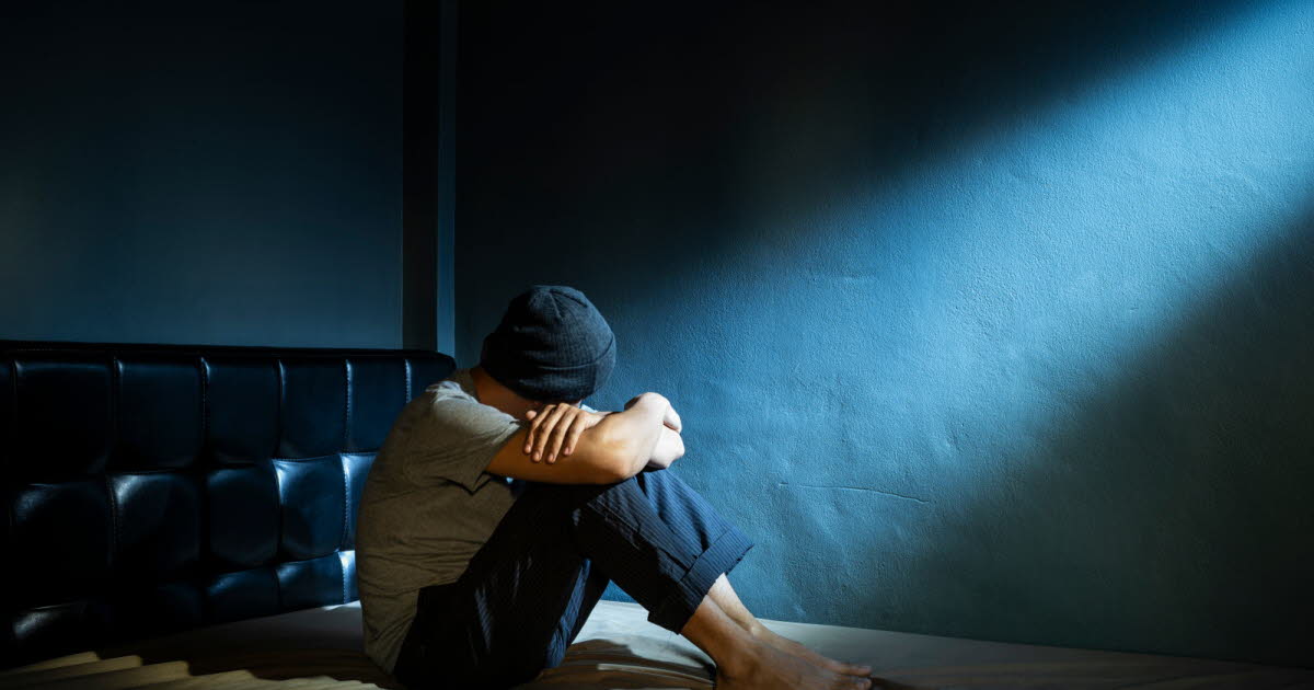 Les inégalités de genre et socioéconomiques exposent les hommes en France au suicide