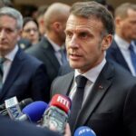 Macron appelle les partis extrêmes à se distancier de la violence après la mort de Quentin Deranque