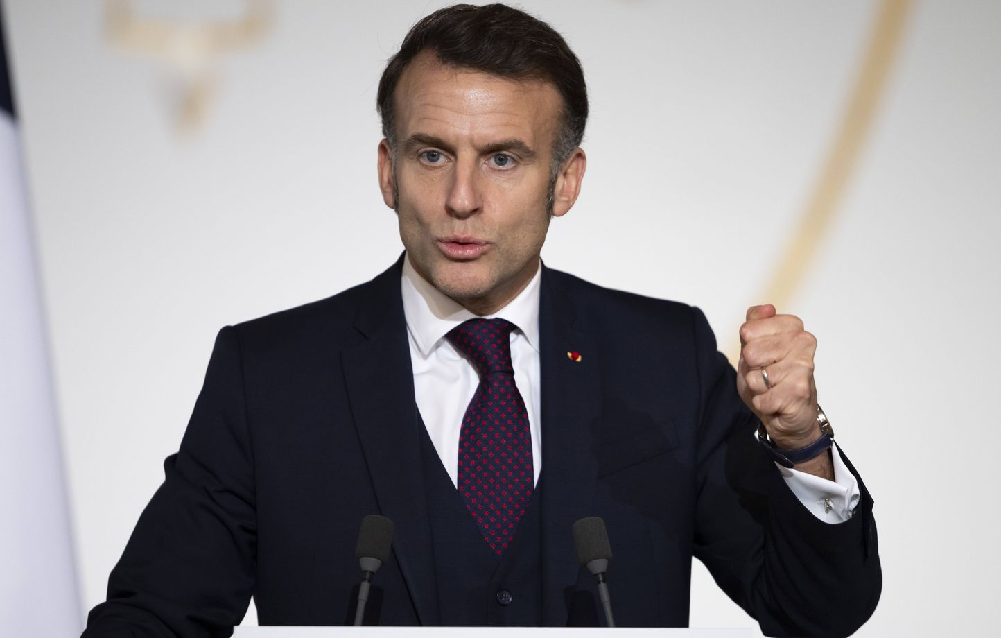 Macron considère LFI comme un parti d'extrême gauche avec des expressions antisémites à combattre