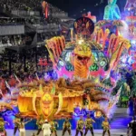Marées humaines et hôtels complets : le carnaval brésilien bat tous les records économiques.