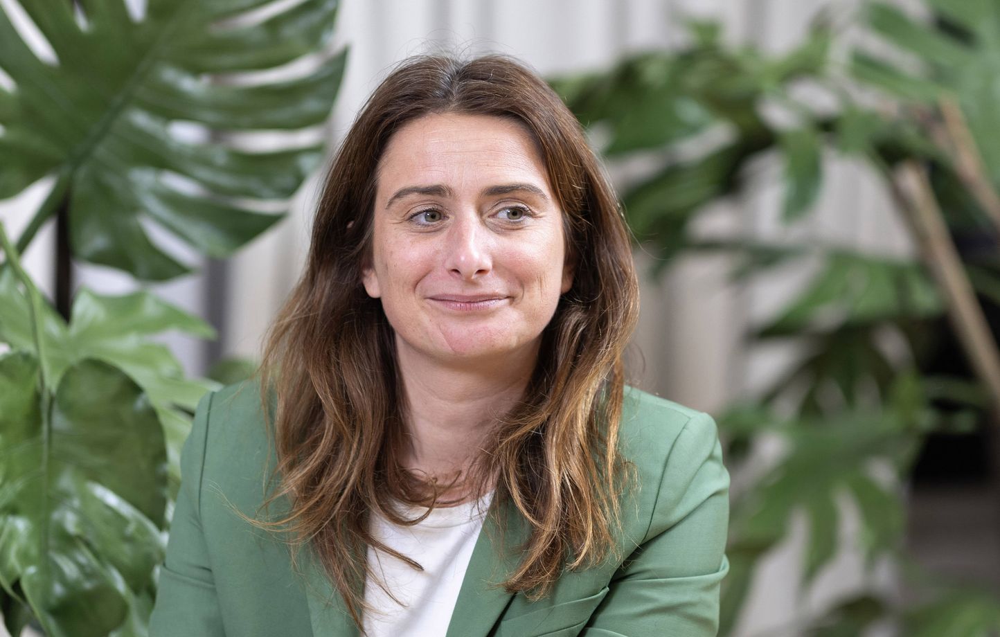 Marine Tondelier critique Jean-Luc Mélenchon et François Hollande pour leur rôle dans la déroute de la gauche