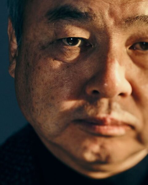 Masayoshi Son mise tout sur l'IA américaine malgré les critiques sur la centralisation des technologies