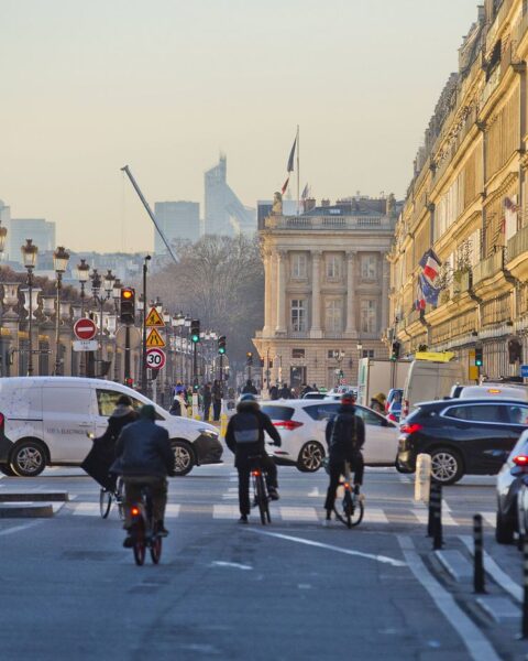 Municipales 2026 : la fréquentation des pistes cyclables à Paris suscite des interrogations