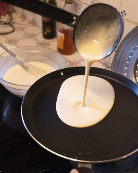 Pourquoi les Français célèbrent-ils la Chandeleur avec des crêpes le 2 février ?