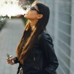 Risques sanitaires du vapotage en France : évaluation de l'Anses sur les effets cardiovasculaires et cancérogènes