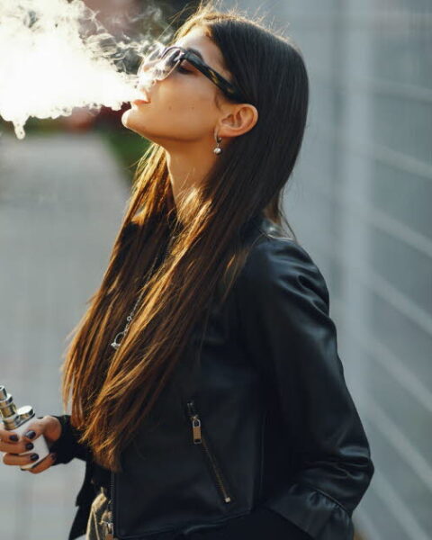 Risques sanitaires du vapotage en France : évaluation de l'Anses sur les effets cardiovasculaires et cancérogènes