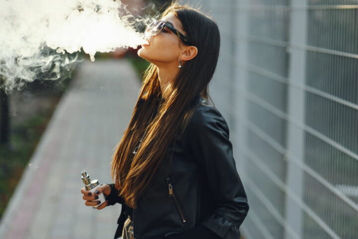 Risques sanitaires du vapotage en France : évaluation de l'Anses sur les effets cardiovasculaires et cancérogènes