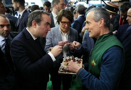 Sébastien Lecornu annonce un examen fin mars du projet de loi d'urgence agricole