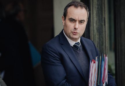 Sébastien Lecornu face aux enjeux de décentralisation, logement et crise agricole après l'adoption du budget