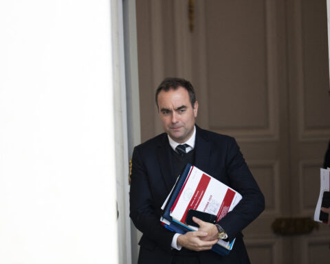 Sébastien Lecornu s'apprête à signer la feuille de route énergétique de la France cette semaine