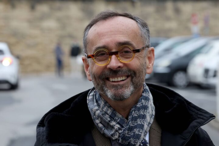 Sondage à Béziers : Robert Ménard largement en tête à 40 jours des municipales de 2026