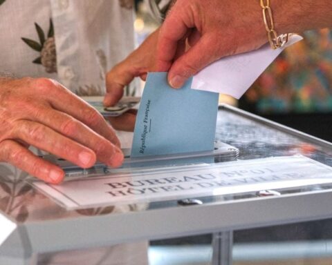 Sondage à Tours : Emmanuel Denis en tête des intentions de vote à 40 jours des élections municipales