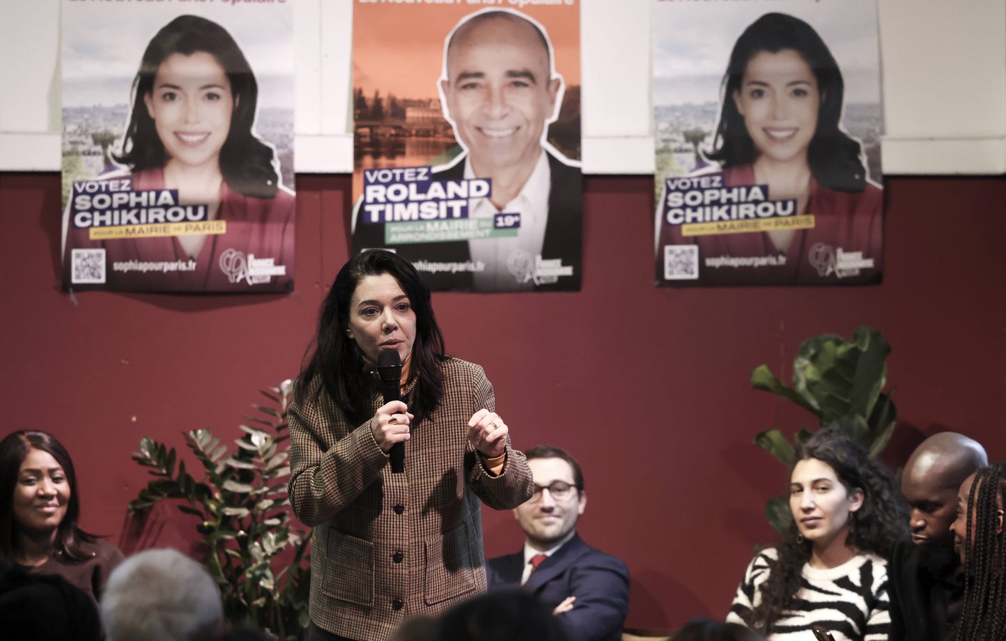 Sophia Chikirou appelle à écarter certains journalistes lors d'une réunion à Paris