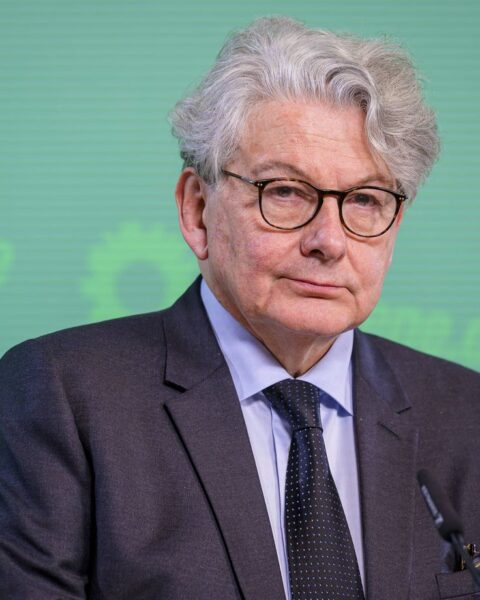 Thierry Breton critique l'absence de soutien de la Commission européenne après les sanctions américaines