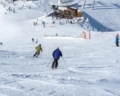 Un département prévoit une semaine exceptionnelle avec des chutes de neige de 20 à 50 cm chaque jour.