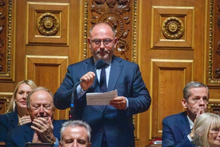 Une nouvelle pétition contre la loi Duplomb atteint plus de 160.000 signatures en France