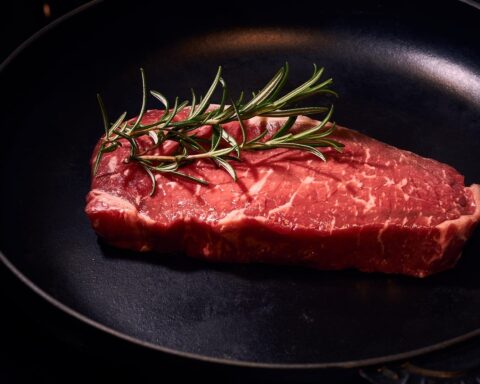 Viande : le gouvernement exhorte à réduire sa consommation.