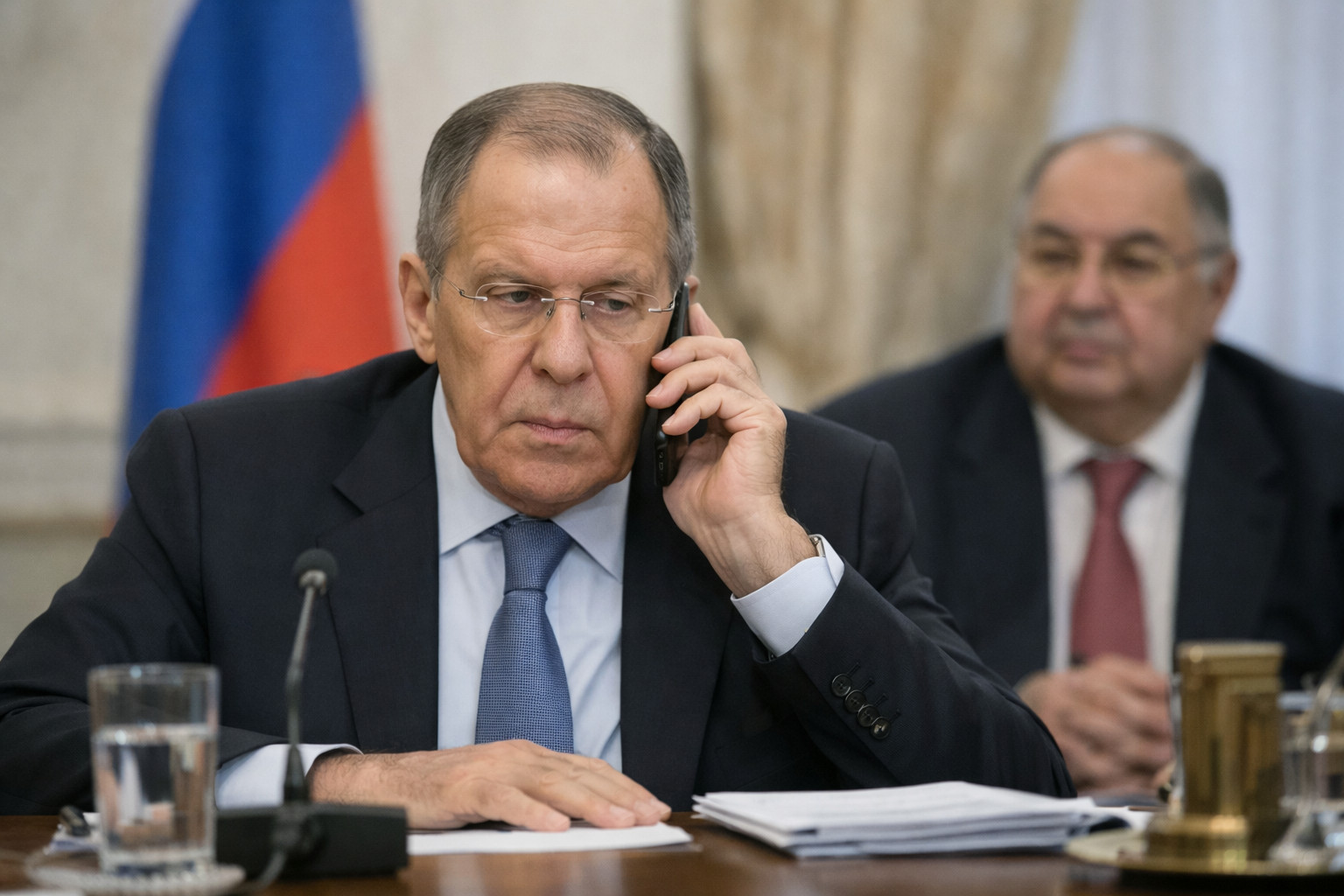 Les écoutes téléphoniques exposent les pressions de Lavrov pour lever les sanctions contre la famille de l'oligarque Ousmanov